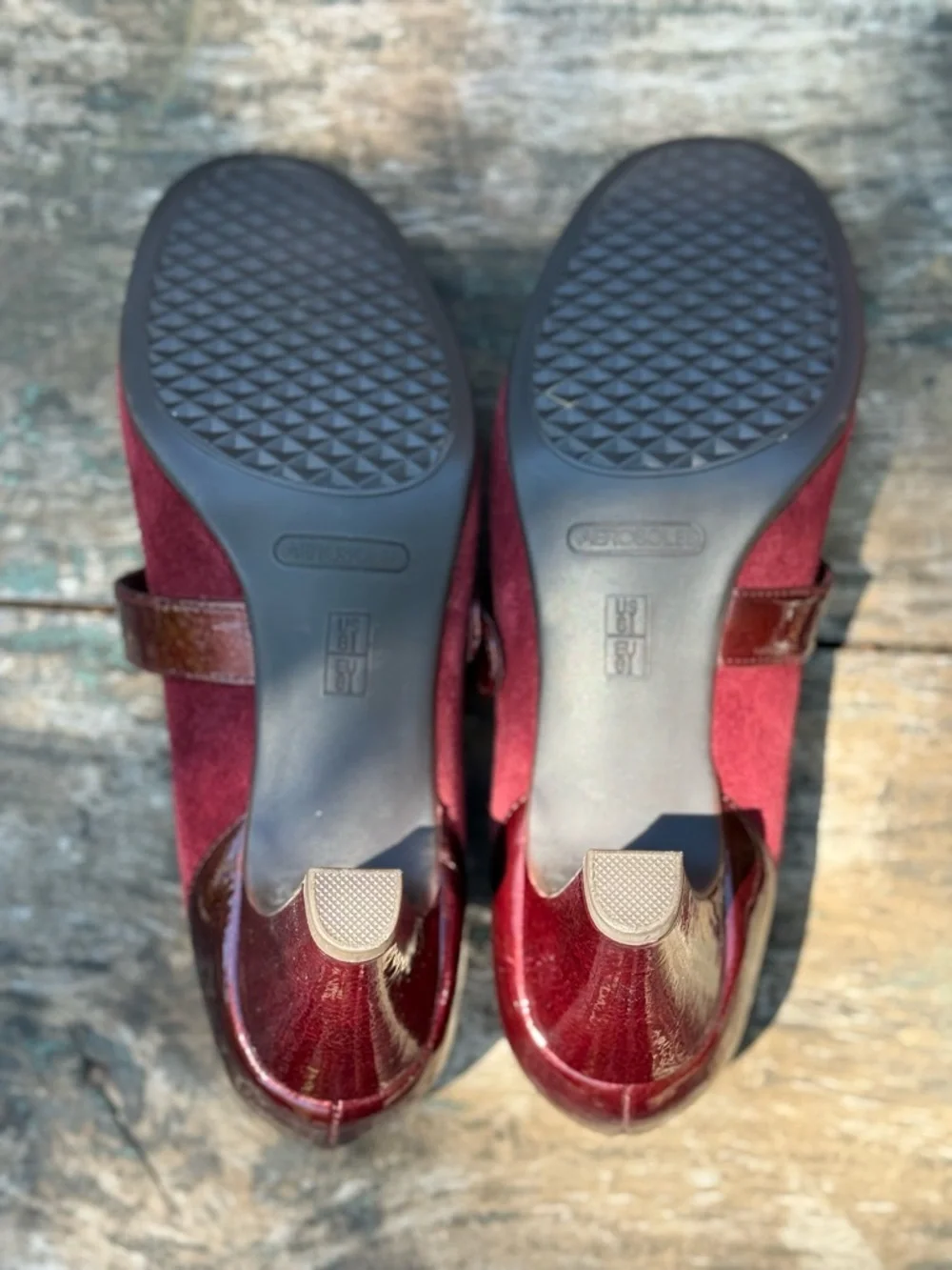 Aerosoles Maroon Suede Patent Leather Mary Jane Pumps Buckle Strap Size 8.5 EUC